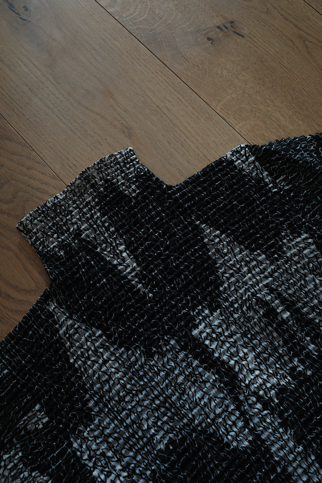 Abstract Pattern Long-Sleeved