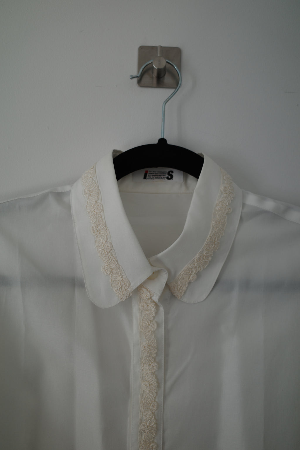 I.S. Lace-Collar Blouse Long-Sleeved