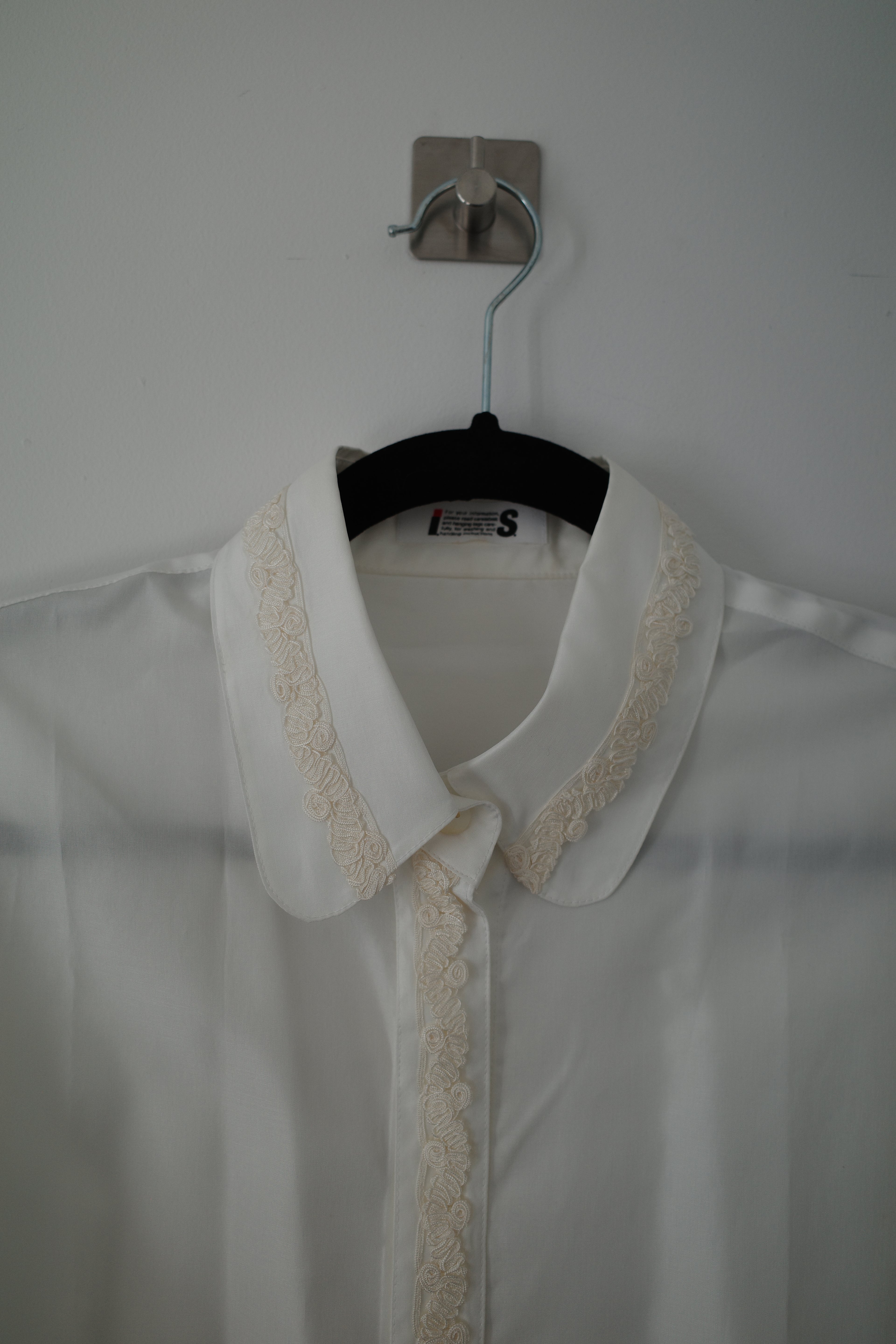 I.S. Lace-Collar Blouse Long-Sleeved