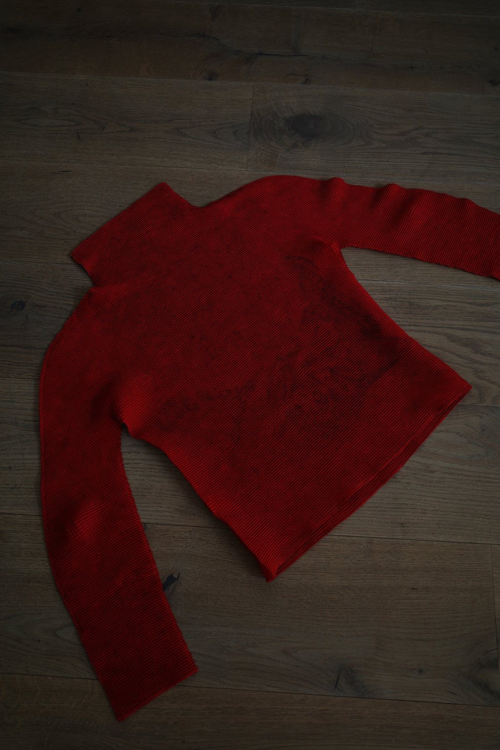 ME Cat Pleated Tops