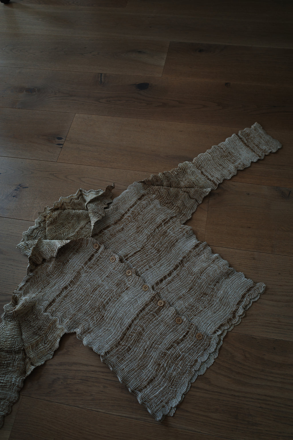 Python-print Pleated Shirt, Beige