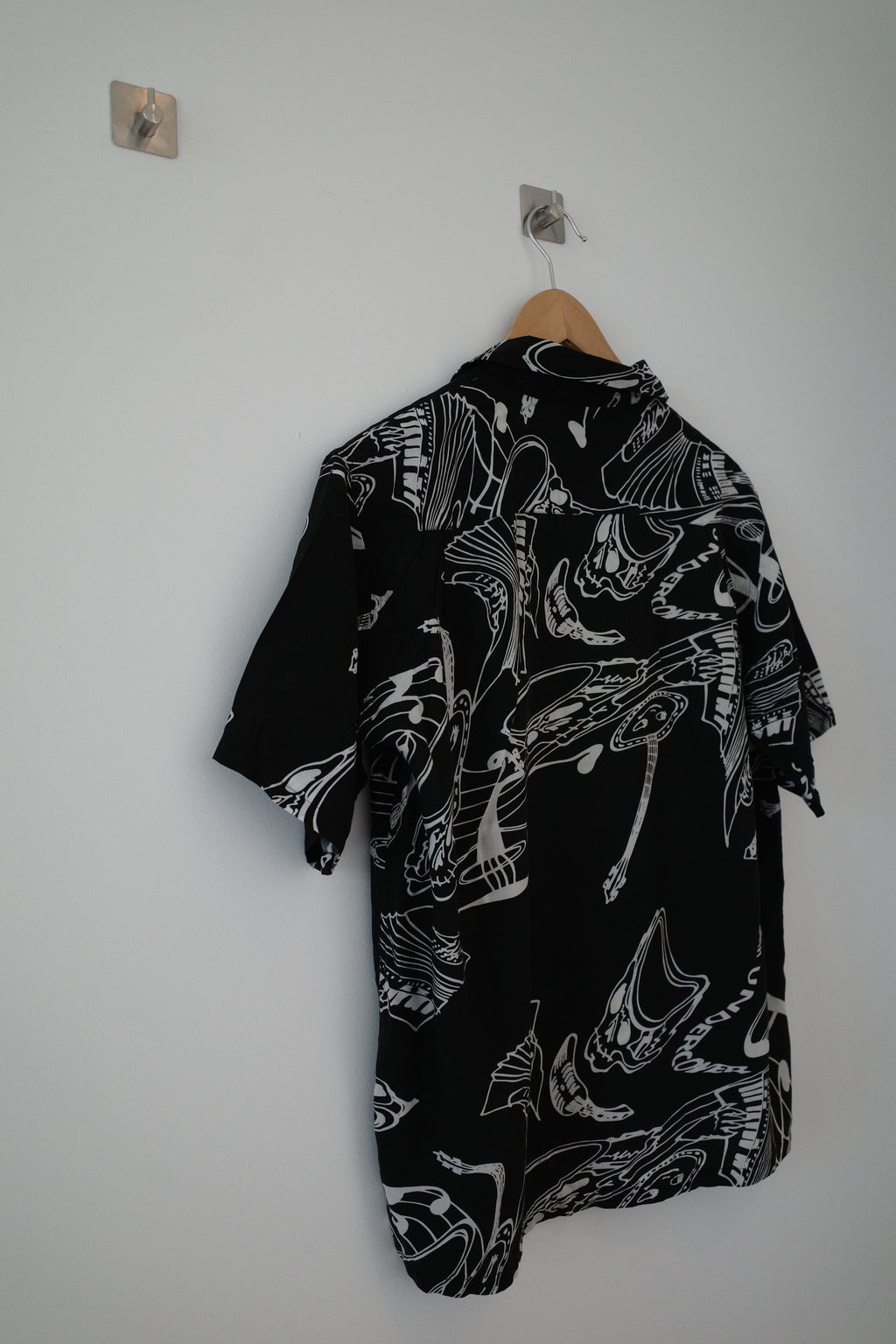 Skull and Musical Note Print Open-Collar Shirt